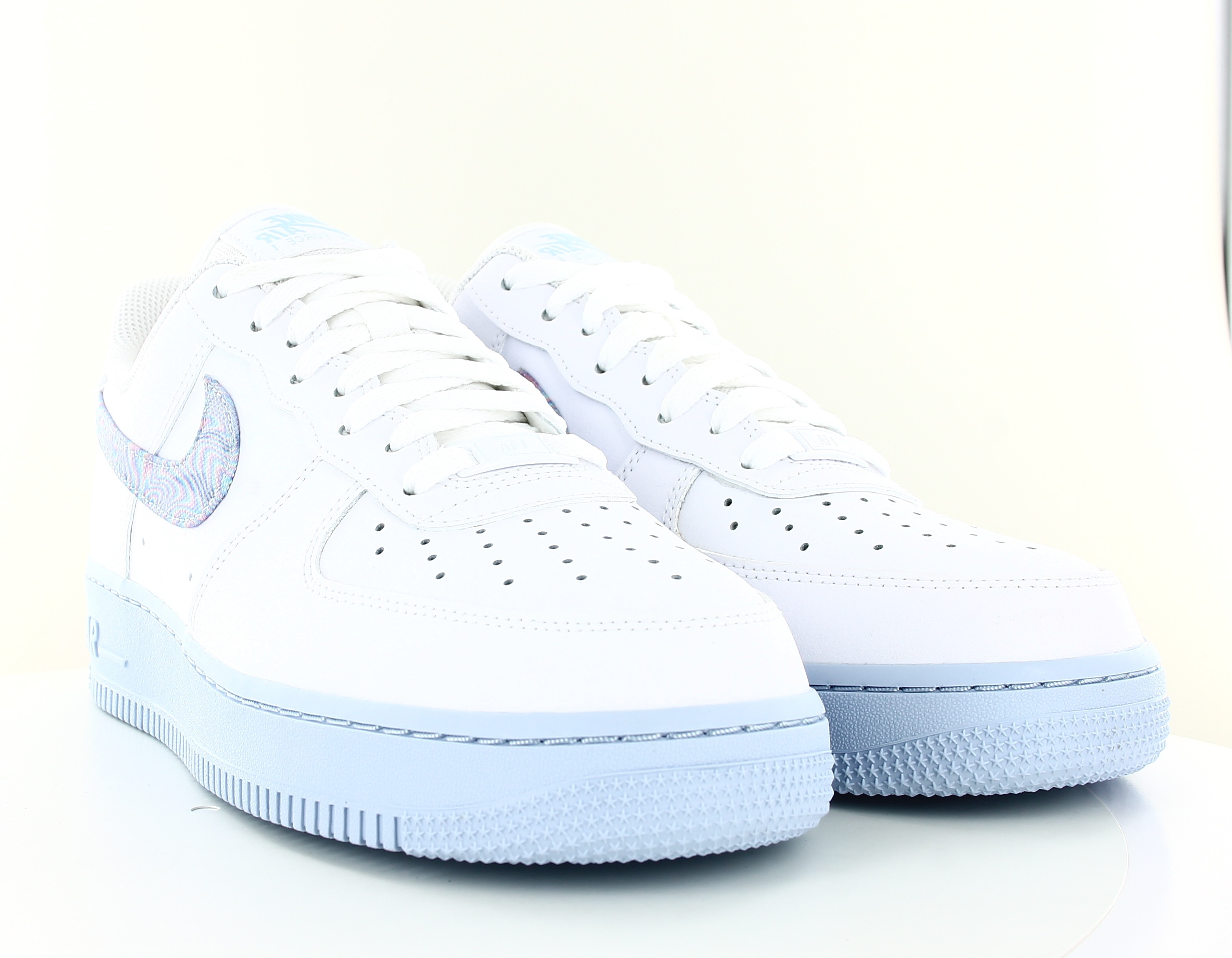 Nike air force 1 femme bleu on sale marine